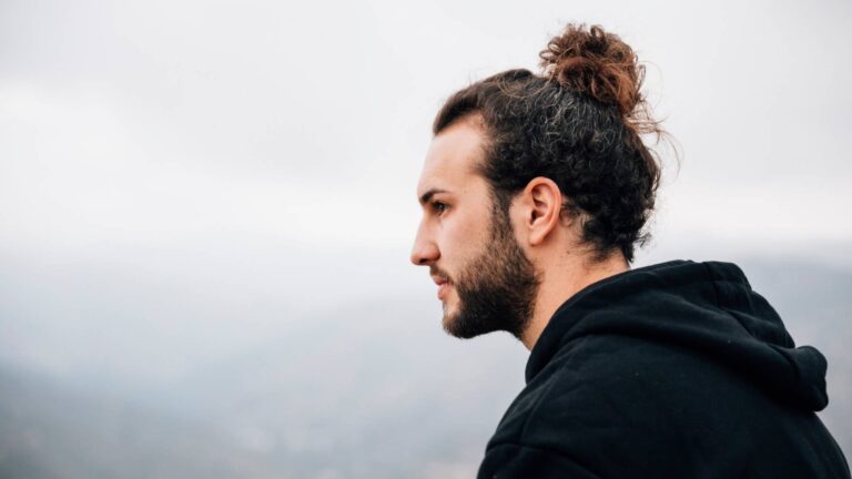 messy hairstyles for men