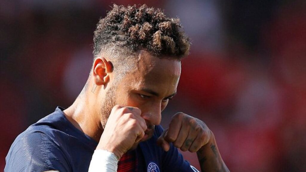 soccer player haircuts