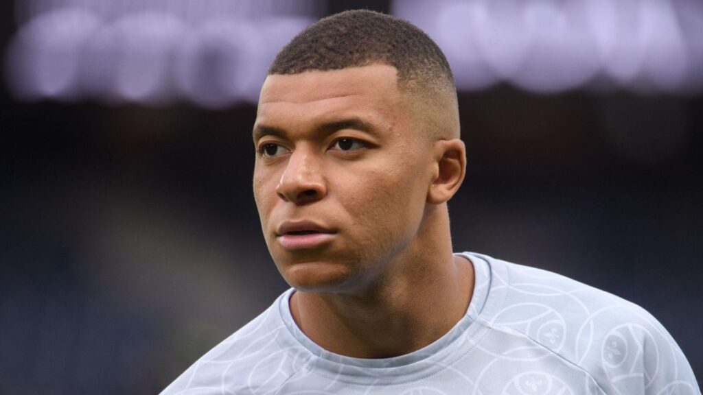 soccer player haircuts